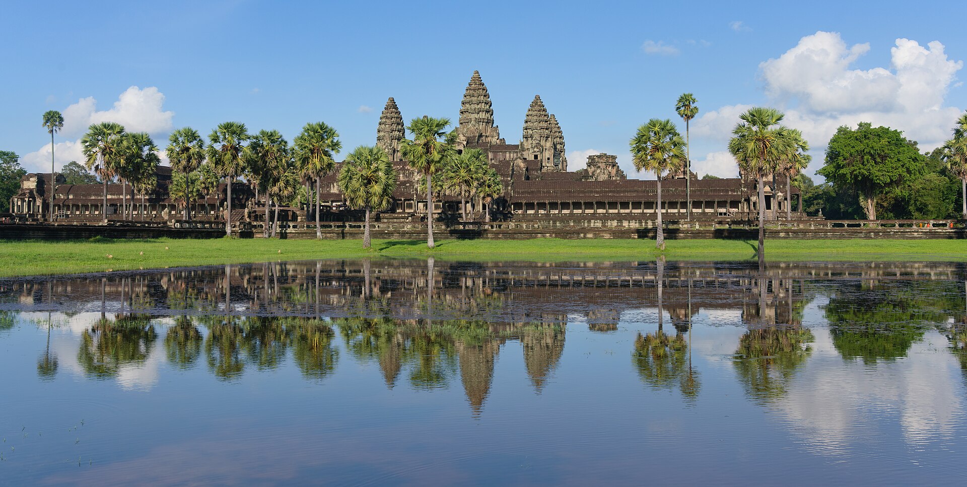 Angkor Wat (អង្គរវត្ត), Cambodia