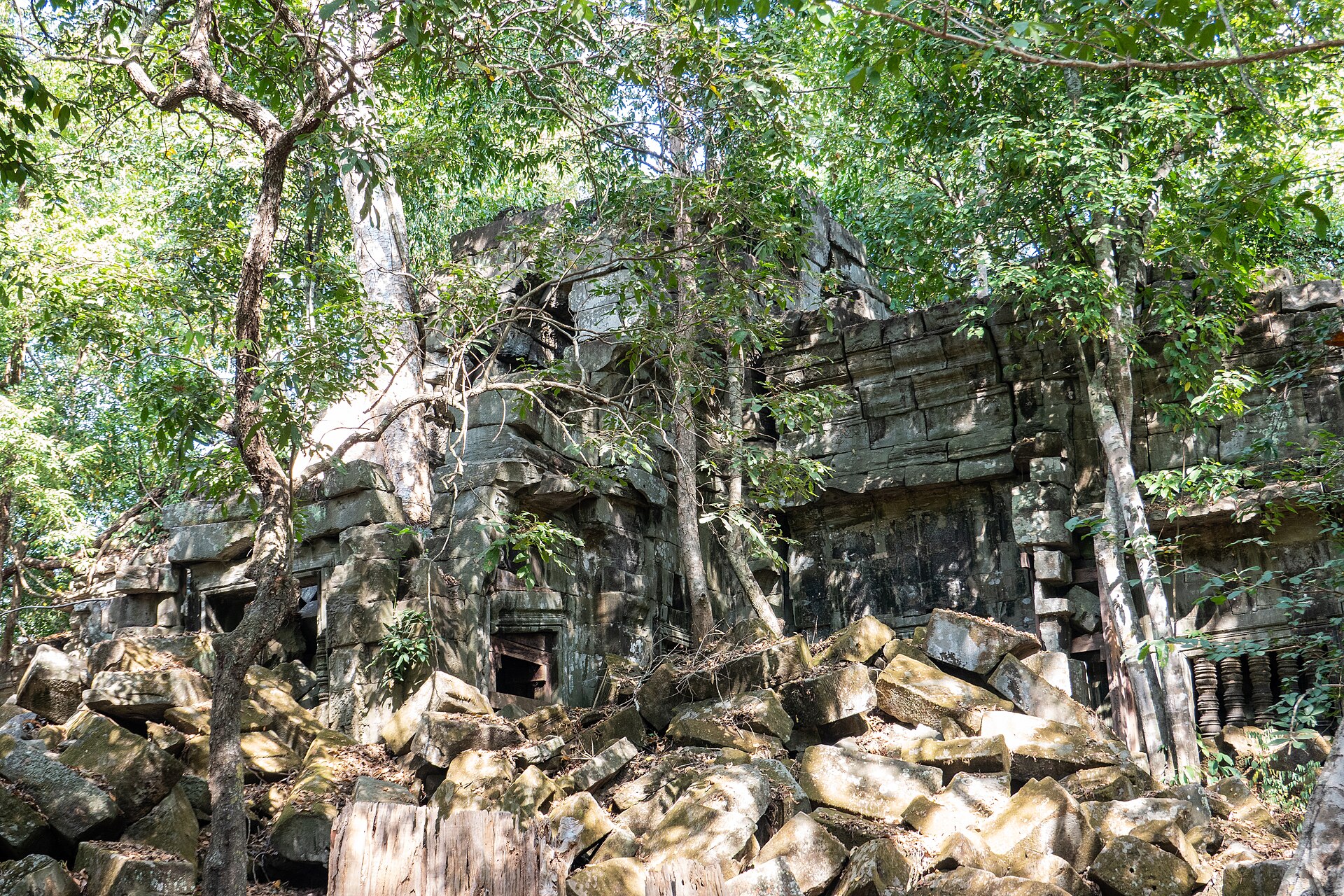 Beng Mealea (បឹងមាលា), Cambodia